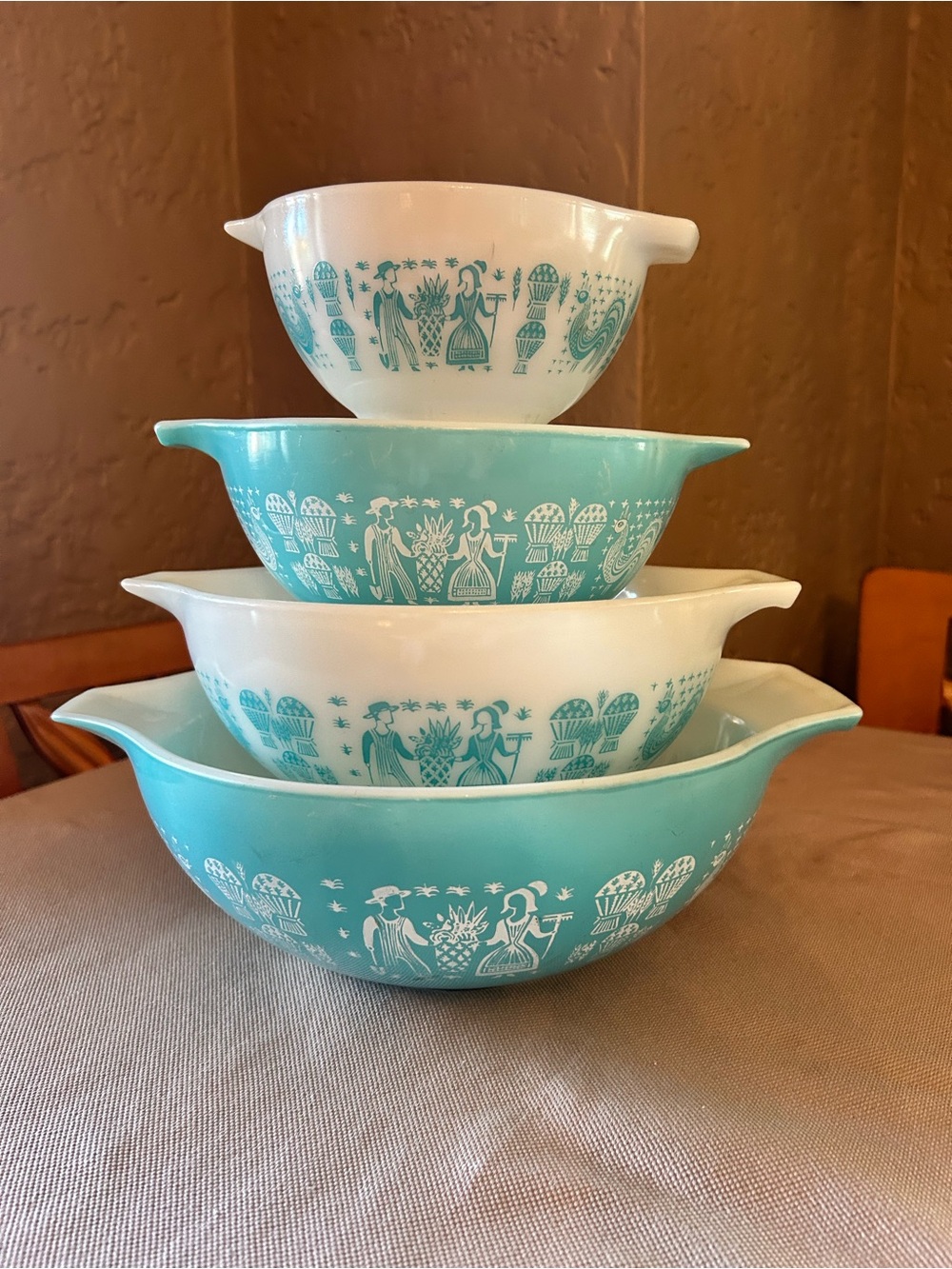 V Pyrex Cinderella Amish Butter print turquoise, and white